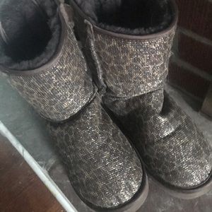 Ugg Bailey Bow Cheetah style 😊 size 9’